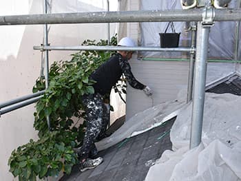 壁・屋根といったお住まい丸ごとの塗装から防水塗装、室内塗装、雨樋や付帯部の部分塗装まで幅広く対応