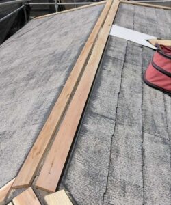 棟板金に欠かせない「貫板」について解説！